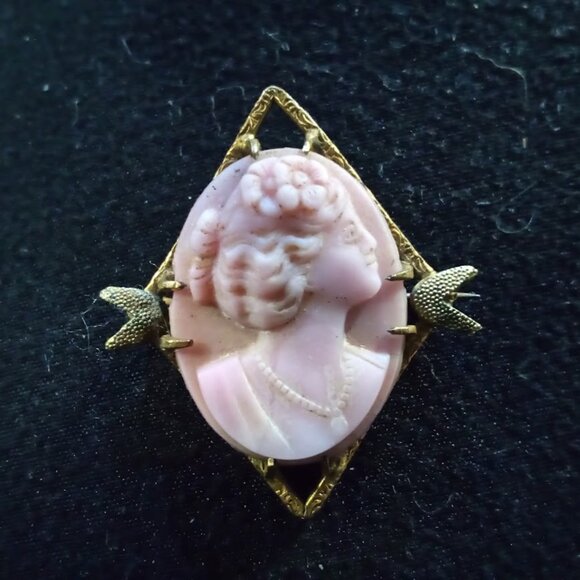 vintage Jewelry - Vintage stone cameo unmarked